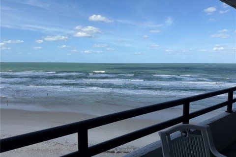 Condo in Daytona Beach, Florida, 2 bedrooms № 2156784 - photo 15