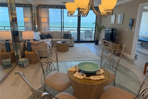 Condo in Daytona Beach, Florida, 2 bedrooms № 2156784 - photo 4