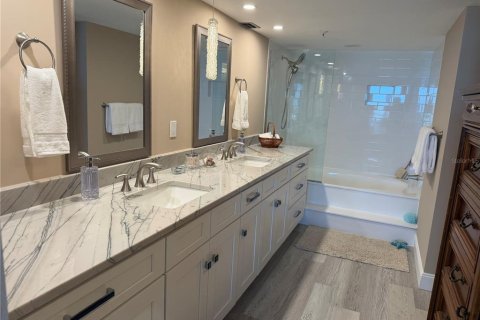 Condo in Daytona Beach, Florida, 2 bedrooms № 2156784 - photo 19