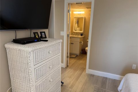 Condo in Daytona Beach, Florida, 2 bedrooms № 2156784 - photo 5