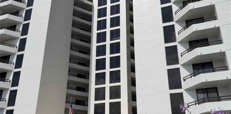 Condo in Daytona Beach, Florida, 2 bedrooms № 2156784