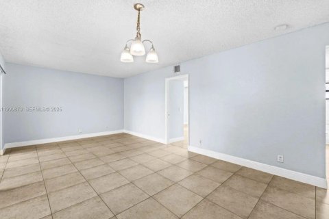 Condominio en alquiler en West Palm Beach, Florida, 2 dormitorios, 83.61 m2 № 2058041 - foto 7