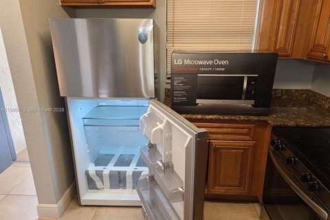 Condominio en alquiler en West Palm Beach, Florida, 2 dormitorios, 83.61 m2 № 2058041 - foto 10