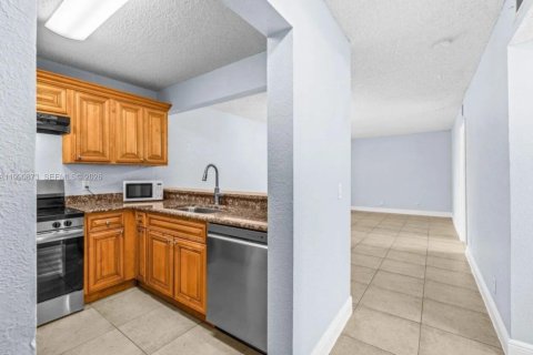 Condominio en alquiler en West Palm Beach, Florida, 2 dormitorios, 83.61 m2 № 2058041 - foto 9