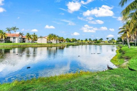 Condominio en alquiler en West Palm Beach, Florida, 2 dormitorios, 83.61 m2 № 2058041 - foto 2