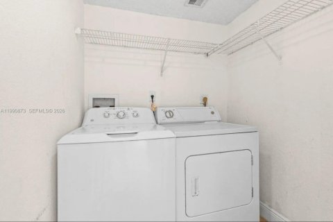 Condominio en alquiler en West Palm Beach, Florida, 2 dormitorios, 83.61 m2 № 2058041 - foto 28