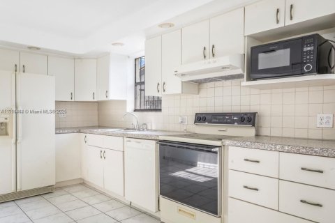 Propiedad comercial en venta en Miami, Florida, 234.58 m2 № 1970283 - foto 4