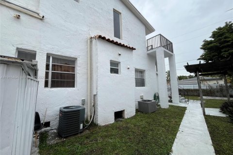 Propiedad comercial en venta en Miami, Florida, 234.58 m2 № 1970283 - foto 25