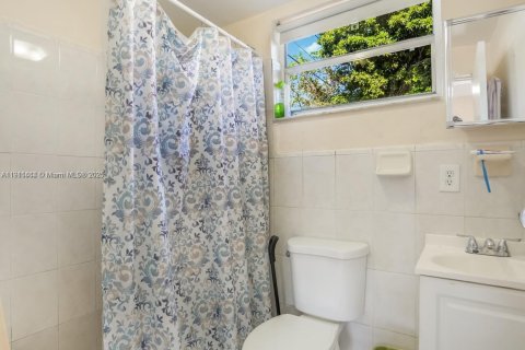 Propiedad comercial en venta en Miami, Florida, 234.58 m2 № 1970283 - foto 25