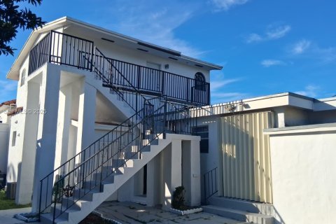 Commercial property in Miami, Florida 234.58 sq.m. № 1970283 - photo 22