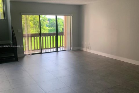 Townhouse in Miami, Florida 2 bedrooms, 141.21 sq.m. № 1880024 - photo 9