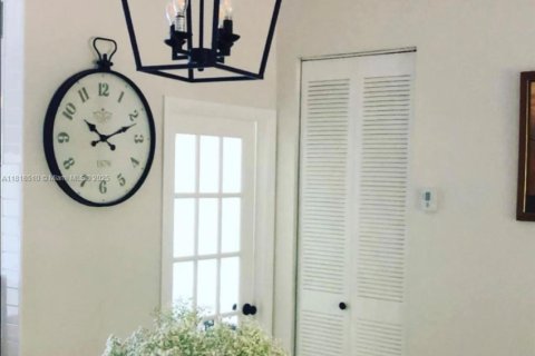 Touwnhouse à louer à Miami, Floride: 2 chambres, 98.48 m2 № 1937682 - photo 4