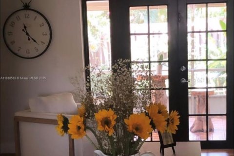 Touwnhouse à louer à Miami, Floride: 2 chambres, 98.48 m2 № 1937682 - photo 7
