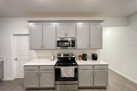 Casa en alquiler en Kissimmee, Florida, 3 dormitorios, 167.41 m2 № 1793020 - foto 10