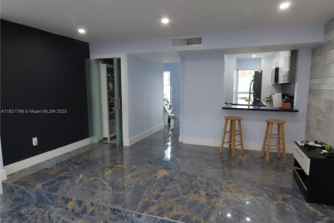 Купить таунхаус в Майами, Флорида 2 спальни, 105.91м2, № 1958262 - фото 10