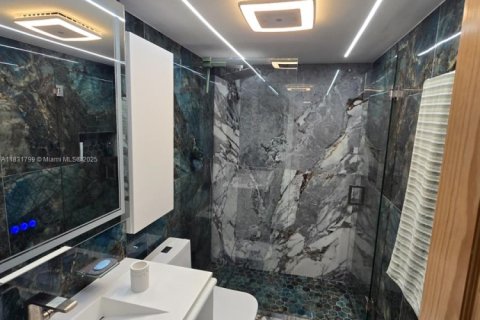 Купить таунхаус в Майами, Флорида 2 спальни, 105.91м2, № 1958262 - фото 26