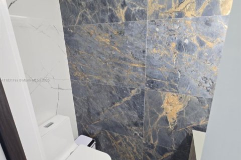 Купить таунхаус в Майами, Флорида 2 спальни, 105.91м2, № 1958262 - фото 25