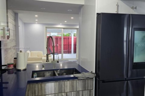 Купить таунхаус в Майами, Флорида 2 спальни, 105.91м2, № 1958262 - фото 16