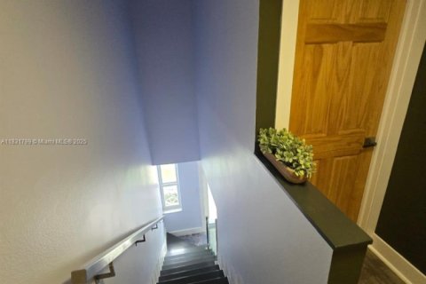 Купить таунхаус в Майами, Флорида 2 спальни, 105.91м2, № 1958262 - фото 23