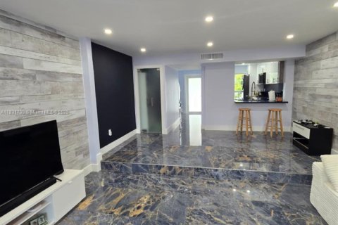 Купить таунхаус в Майами, Флорида 2 спальни, 105.91м2, № 1958262 - фото 9