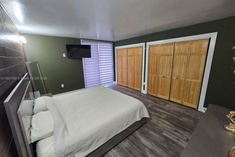 Купить таунхаус в Майами, Флорида 2 спальни, 105.91м2, № 1958262 - фото 22