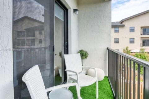 Снять в аренду квартиру в Дорал, Флорида 2 спальни, 99.59м2, № 1963819 - фото 25