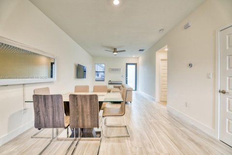 Снять в аренду квартиру в Дорал, Флорида 2 спальни, 99.59м2, № 1963819 - фото 16