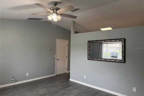 House in Ocala, Florida 2 bedrooms, 75.81 sq.m. № 1914369 - photo 3