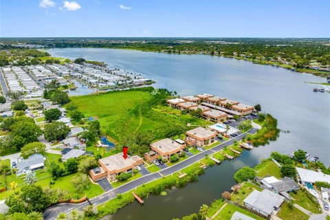 Condo in Largo, Florida, 2 bedrooms  № 1900231 - photo 25