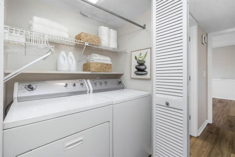 Condo in Largo, Florida, 2 bedrooms  № 1900231 - photo 9
