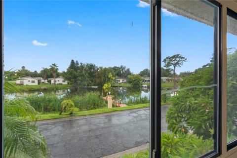 Condo in Largo, Florida, 2 bedrooms  № 1900231 - photo 15