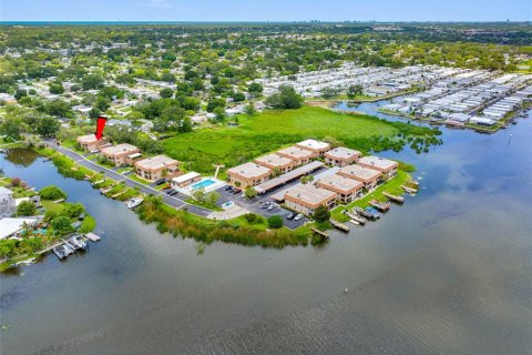 Condo in Largo, Florida, 2 bedrooms  № 1900231 - photo 4