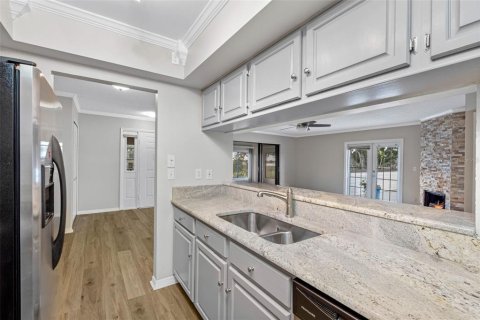 Condo in Largo, Florida, 2 bedrooms  № 1900231 - photo 5