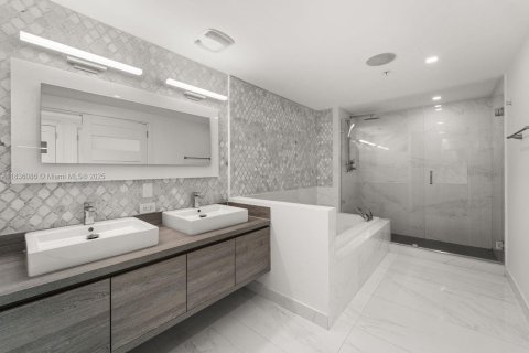 Copropriété à vendre à Sunny Isles Beach, Floride: 4 chambres, 291.71 m2 № 1819898 - photo 16