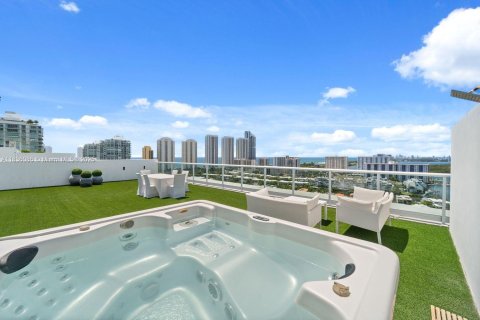 Copropriété à vendre à Sunny Isles Beach, Floride: 4 chambres, 291.71 m2 № 1819898 - photo 1