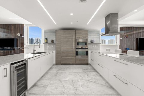 Copropriété à vendre à Sunny Isles Beach, Floride: 4 chambres, 291.71 m2 № 1819898 - photo 10