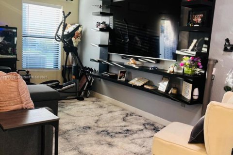 Adosado en venta en Florida City, Florida, 3 dormitorios, 138.24 m2 № 2037242 - foto 14