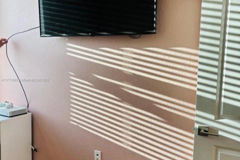 Adosado en venta en Florida City, Florida, 3 dormitorios, 138.24 m2 № 2037242 - foto 10