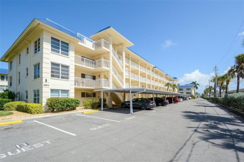Copropriété à louer à Longboat Key, Floride: 2 chambres, 109.16 m2 № 1916886 - photo 1
