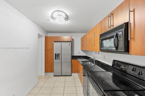 Condo in Hollywood, Florida, 1 bedroom  № 1237640 - photo 18