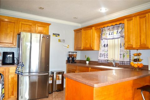 House in Orlando, Florida 4 bedrooms, 194.26 sq.m. № 1800427 - photo 8