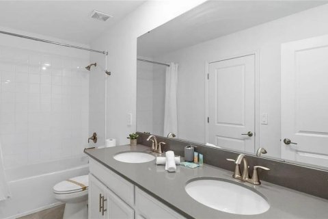 Casa en venta en Davenport, Florida, 9 dormitorios, 373.28 m2 № 2231864 - foto 25