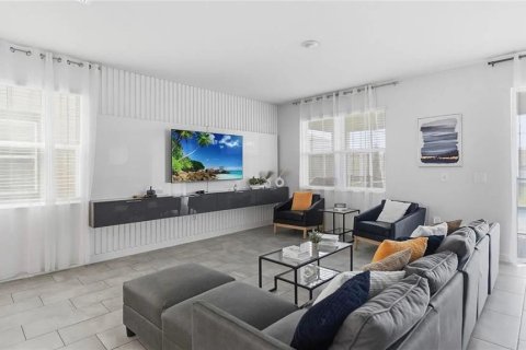 Casa en venta en Davenport, Florida, 9 dormitorios, 373.28 m2 № 2231864 - foto 6