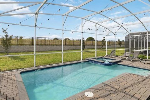 Casa en venta en Davenport, Florida, 9 dormitorios, 373.28 m2 № 2231864 - foto 3
