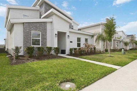 Casa en venta en Davenport, Florida, 9 dormitorios, 373.28 m2 № 2231864 - foto 2