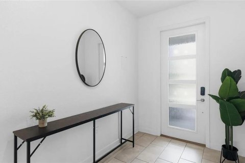 Casa en venta en Davenport, Florida, 9 dormitorios, 373.28 m2 № 2231864 - foto 9