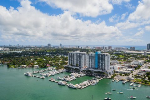 Condo in Miami Beach, Florida, 3 bedrooms  № 2086873