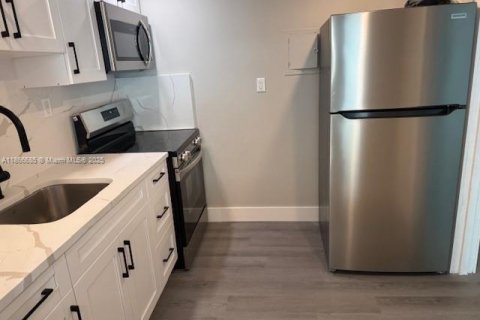 Снять в аренду кондоминиум в Майами-Бич, Флорида 52.95м2, № 2017289 - фото 25