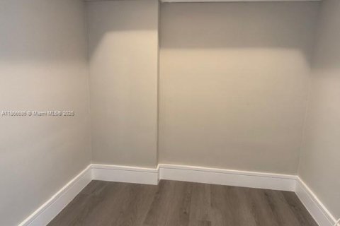 Снять в аренду кондоминиум в Майами-Бич, Флорида 52.95м2, № 2017289 - фото 21