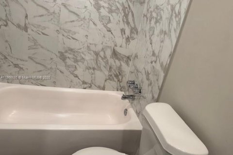 Снять в аренду кондоминиум в Майами-Бич, Флорида 52.95м2, № 2017289 - фото 19